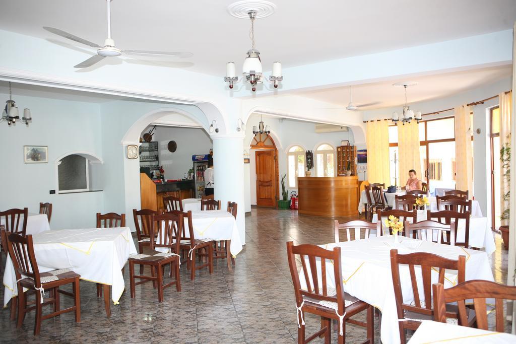 Hotel Alpine Vlore Bagian luar foto