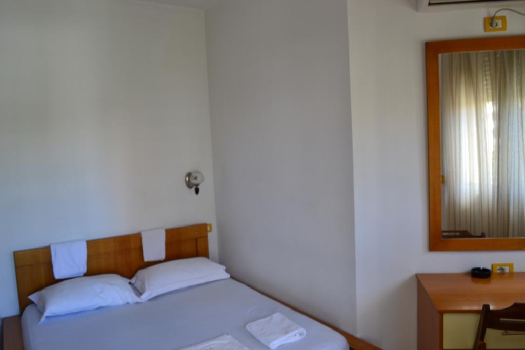 Hotel Alpine Vlore Ruang foto